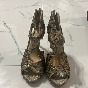 Brand: GIANNI BINI; Size 10M; Color Champagne Gold w/rhinestones